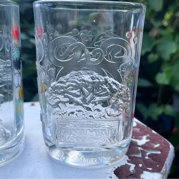 Walt Disney Mickey Mouse Glass Tumblers - Picture 6 of 7